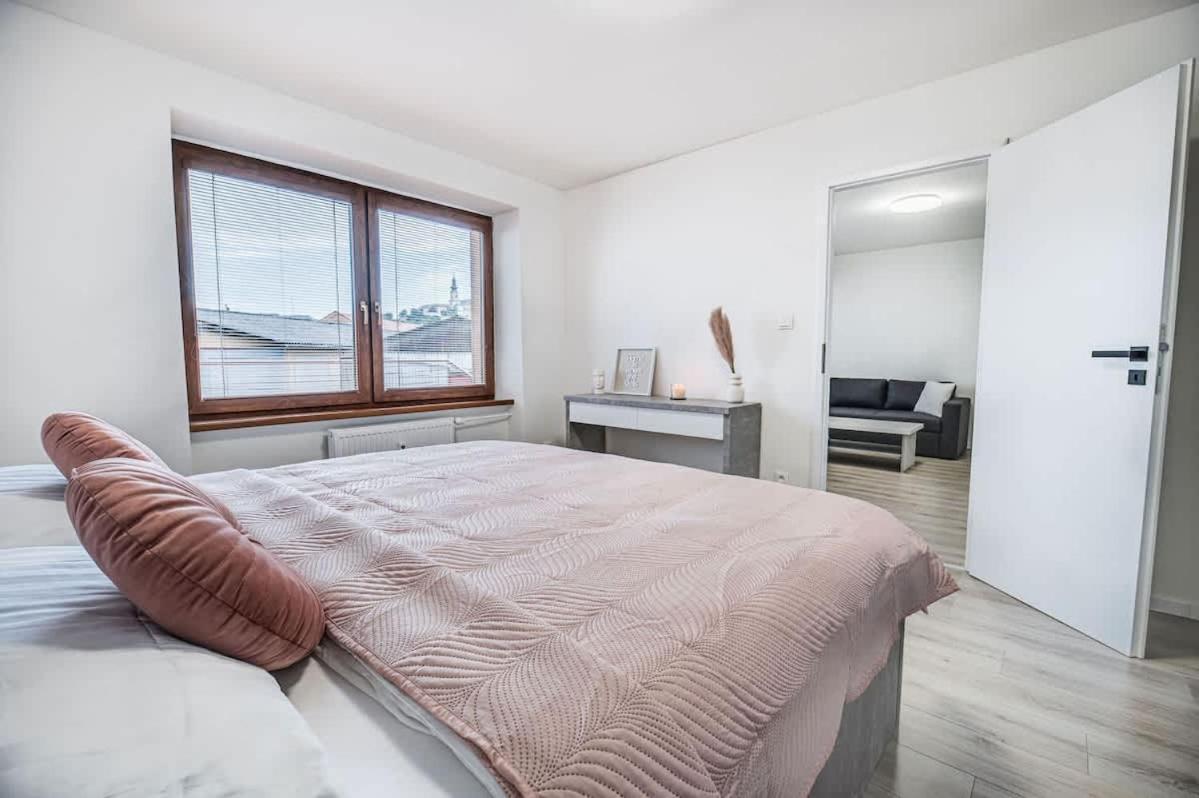Nitra Castle Suite - Modern Elegance & Serenity Екстер'єр фото